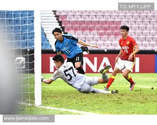 川崎前锋足球队核心球星引领球队奋勇拼搏追逐联赛与亚洲赛场荣耀